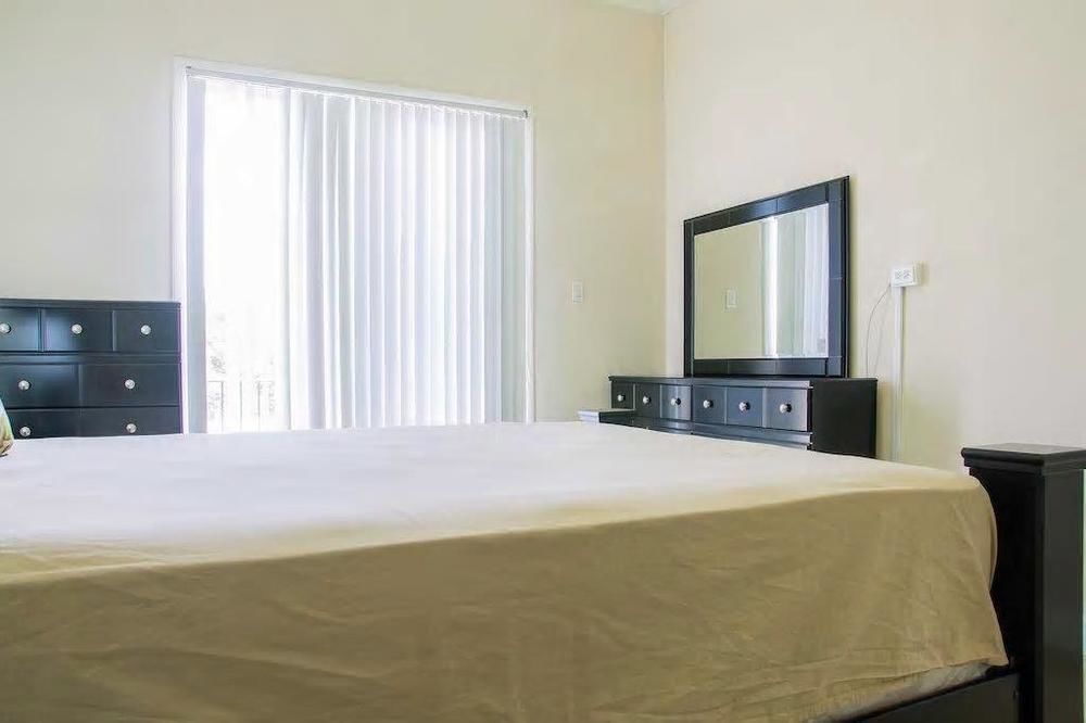 New Kingston Guest Apt At Sonoma Estate ภายนอก รูปภาพ