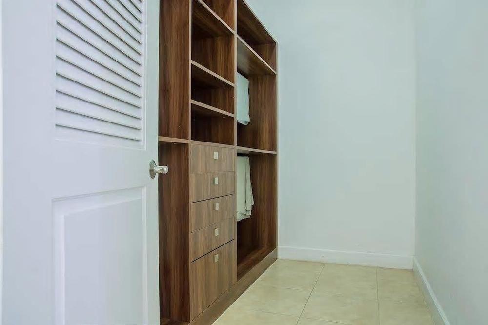New Kingston Guest Apt At Sonoma Estate ภายนอก รูปภาพ
