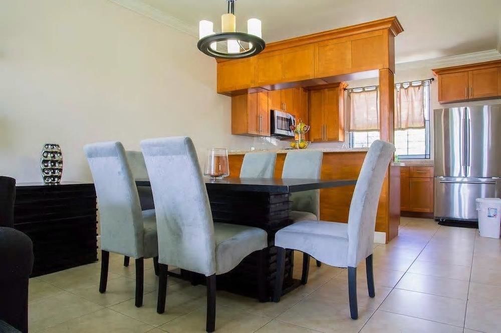 New Kingston Guest Apt At Sonoma Estate ภายนอก รูปภาพ