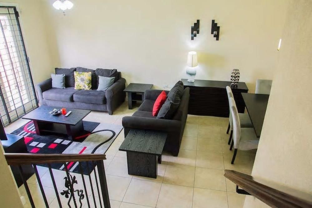 New Kingston Guest Apt At Sonoma Estate ภายนอก รูปภาพ